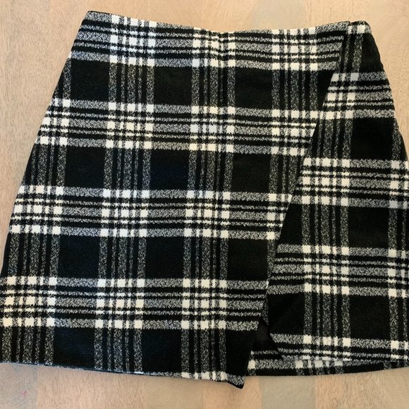 Abercrombie & Fitch Dresses & Skirts - Abercrombie and Fitch Plaid Mini Skirt, NWT, Sz 0